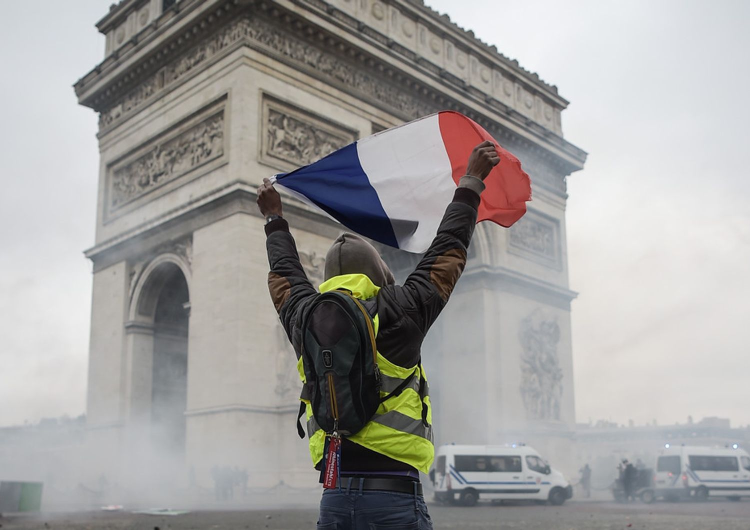 &nbsp;Un'immagine dei disordini a Parigi durante la manifestazione dei gilet gialli
