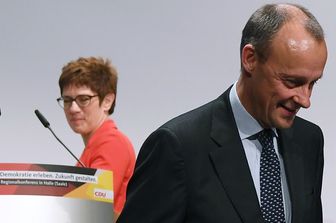 Annegret Kramp-Karrenabuer e Friedrich Merz