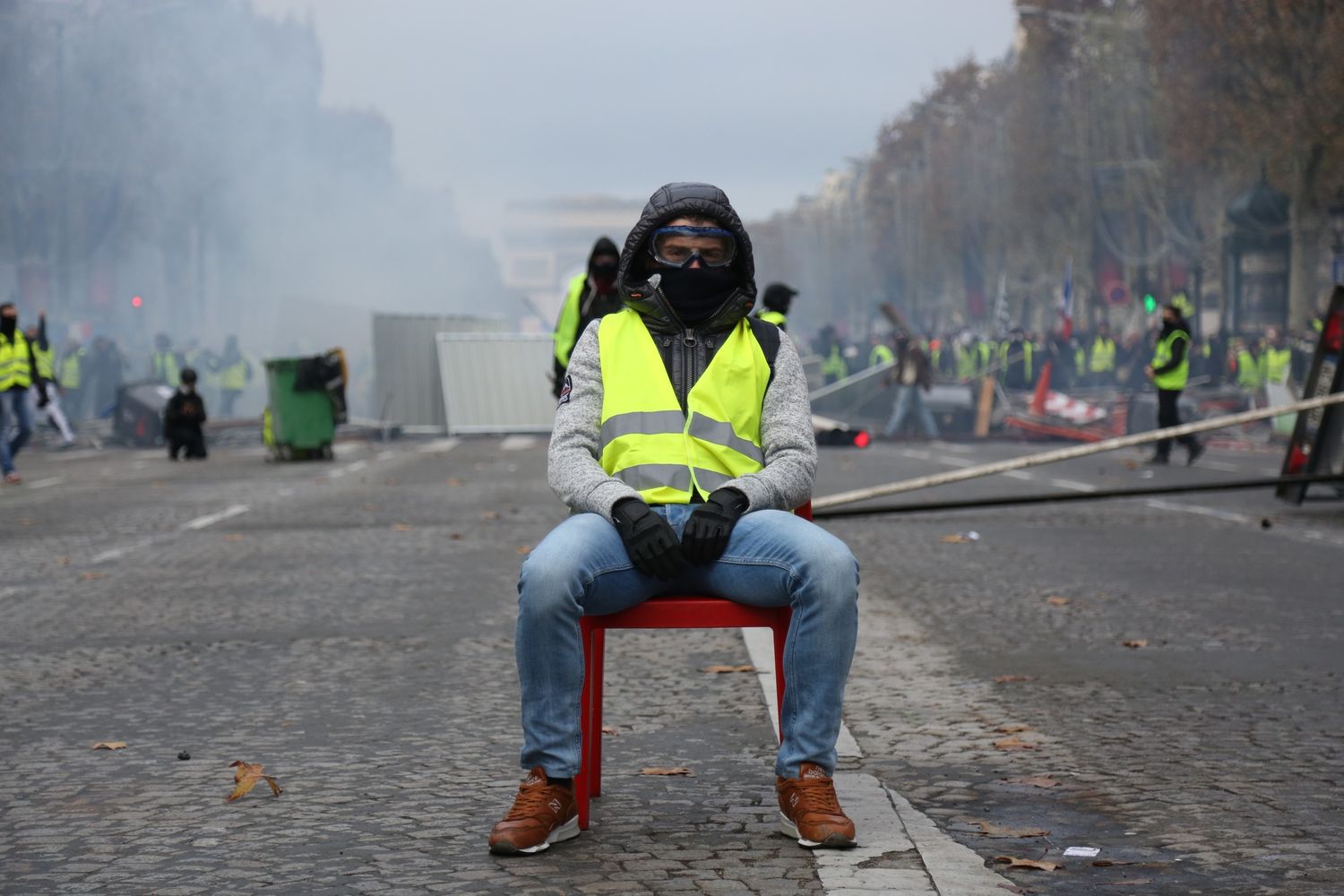 &nbsp;Un momento della manifestazione dei gilet gialli a Parigi il 24 novembre