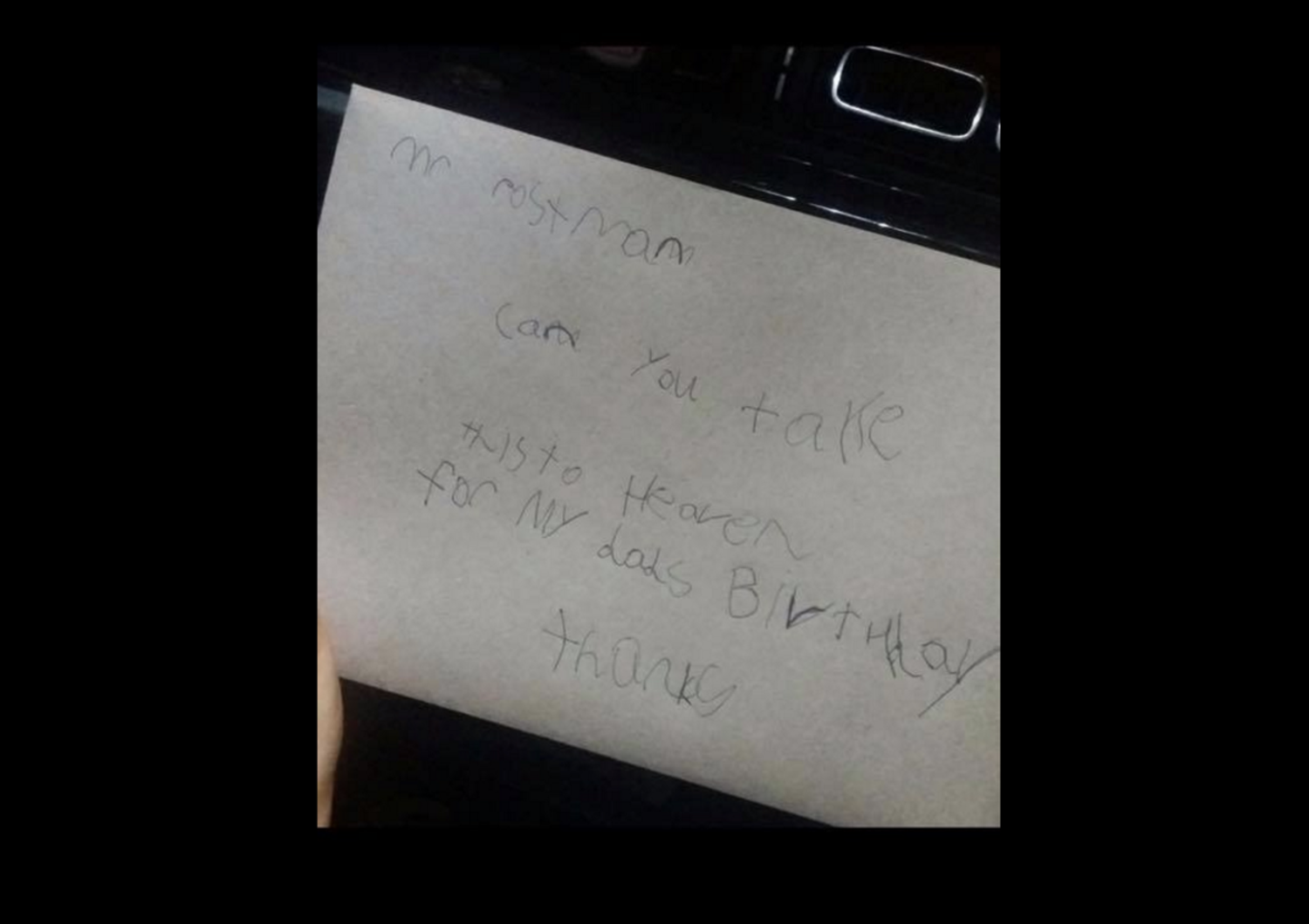 Un bimbo di 7 anni scrive una lettera al pap&agrave; in Paradiso, le Poste la consegnano&nbsp;