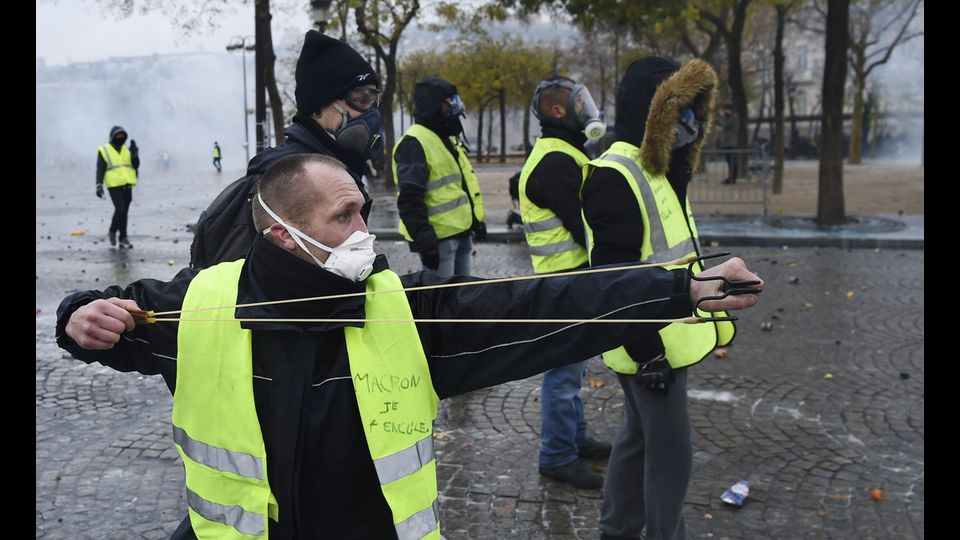 Per sicurezza sono stati evacuati i grandi magazzini su boulevard Haussmann e 17 stazioni della metro sono state chiuse.&nbsp;
