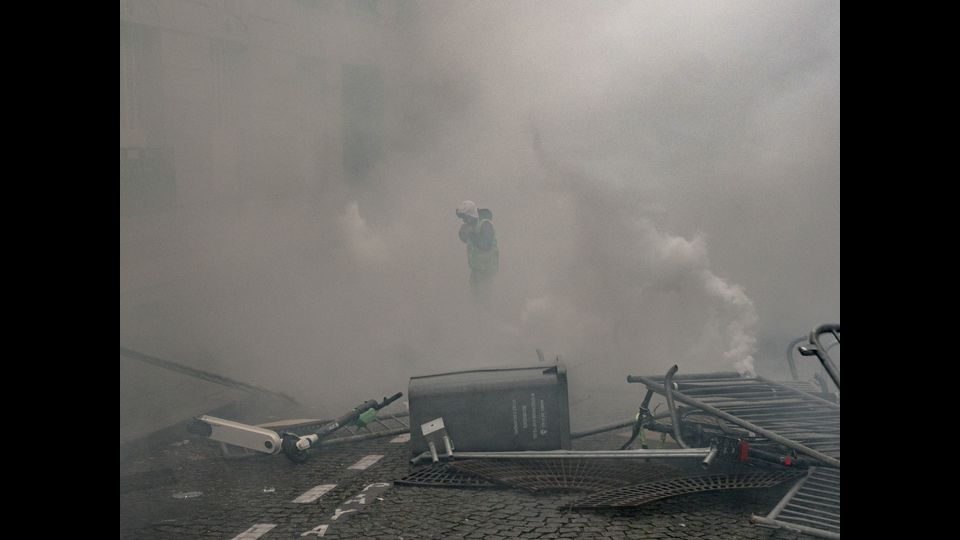 &quot;Quello che &egrave;&nbsp;successo non ha nulla a che fare con l'espressione pacifica della rabbia legittima. Nulla giustifica questi eccessi&quot;, ha aggiunto il presidente, &quot;vogliono il caos, ma tradiscono le cause che pretendono di servire&quot;. Macron ha assicurato che i responsabili &quot;saranno identificati e giudicati in tribunale&quot;.&nbsp;
