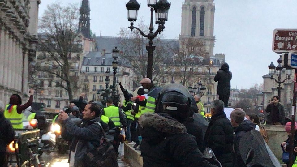 &quot;Rispetter&ograve;&nbsp;sempre il dissenso ma non accetter&ograve;&nbsp;mai la violenza&quot;, ha dichiarato Macron, a Buenos Aires per il G20.