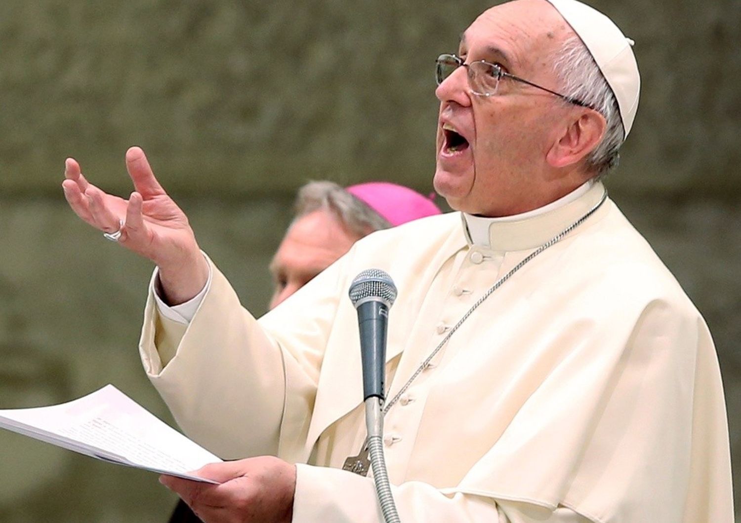 Papa: attentato a vita lasciar morire migranti, eutanasia e aborto