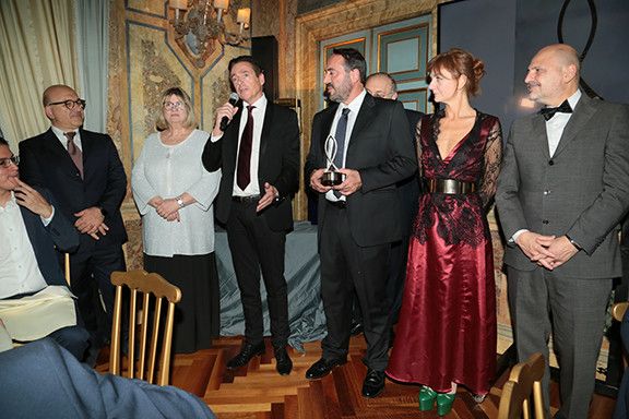 Da sinistra: Liana Marabini, Rupert Wynne-James (presidente della giuria), Giovanni Badeschi e gli attori&nbsp;Donatella Bartoli e Sergio Leone&nbsp;