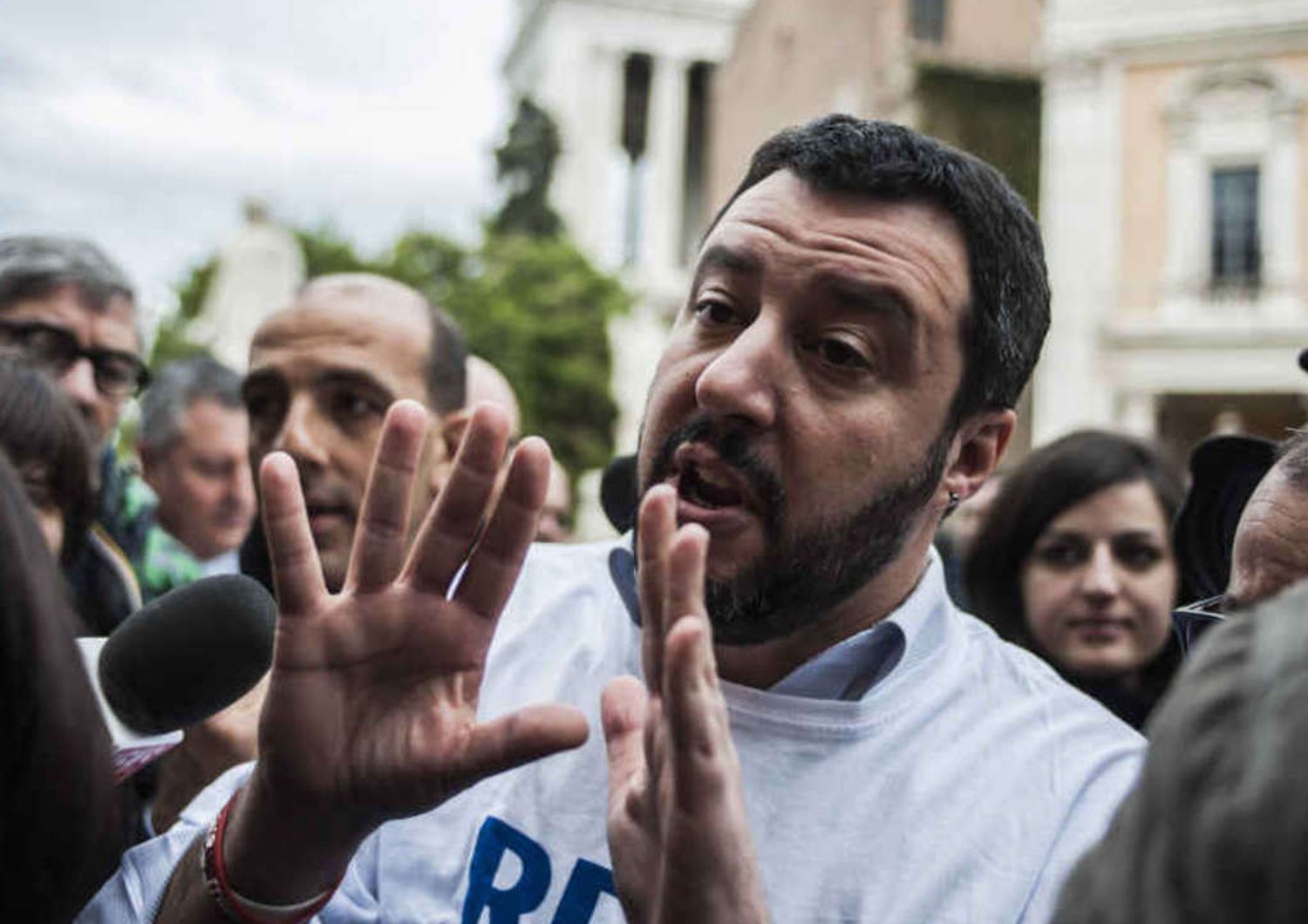 Salvini, Ue peggio di Mussolini "Usa spread come olio di ricino"