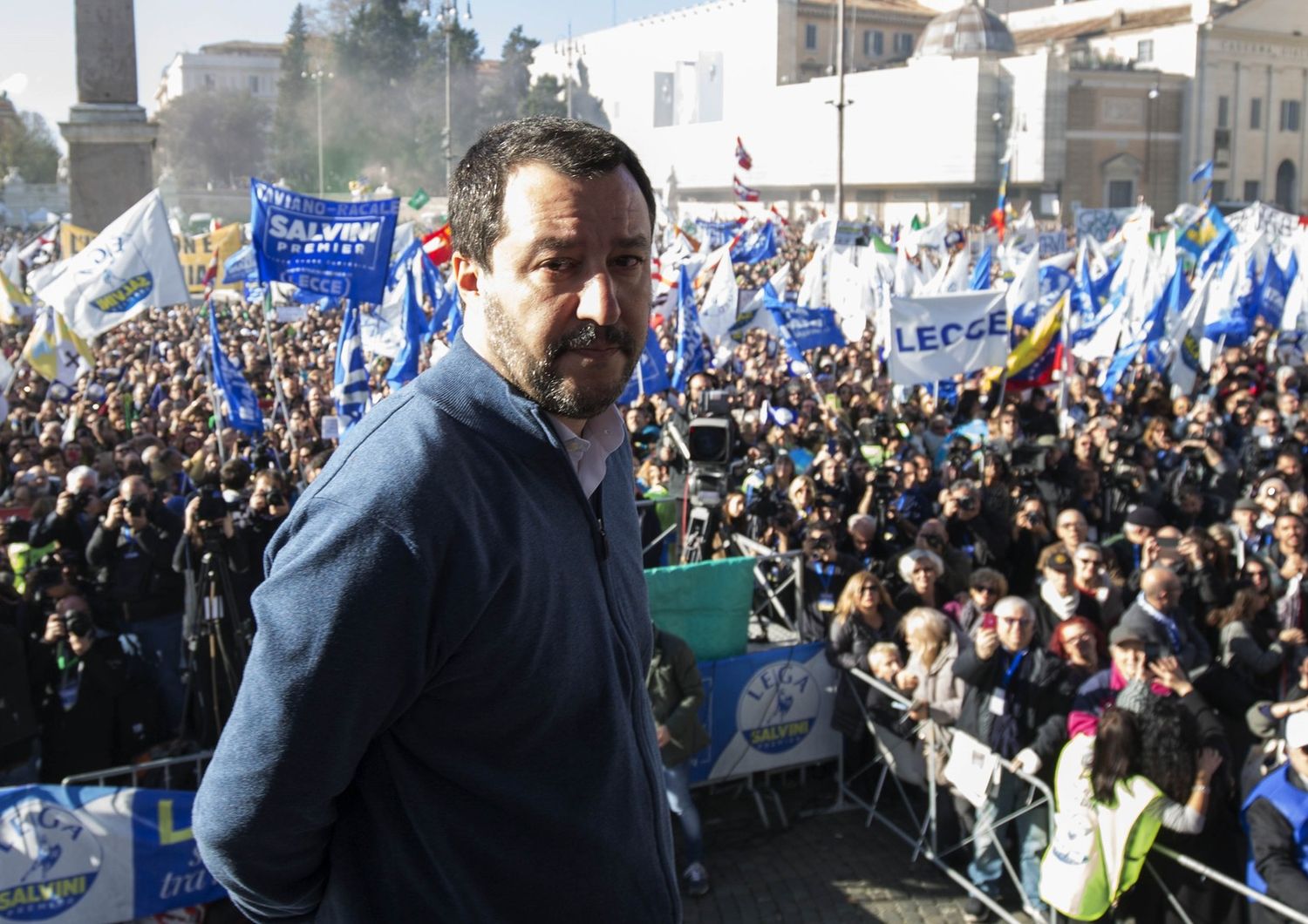 Citazioni, musiche e orizzonti della piazza di Salvini, che guarda gi&agrave; oltre la Lega