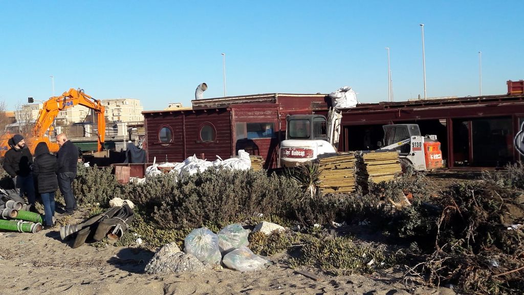 &nbsp;Demolizioni, Ostia