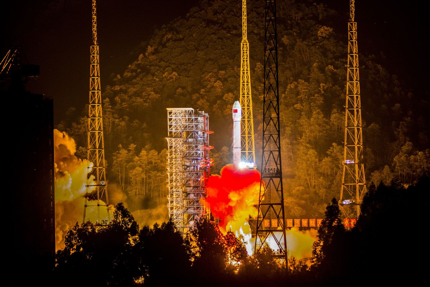 Lancio sonda cinese Chang&rsquo;e 4