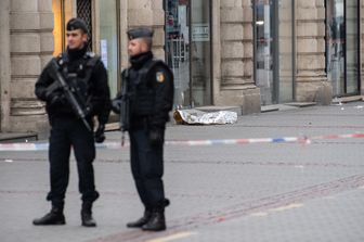 &nbsp;Agenti francesi sul luogo dell'attentato a Strasburgo