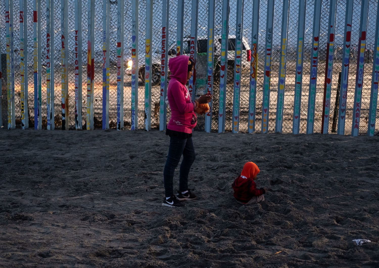 &nbsp;Bambini al confine tra Messico e Stati Uniti