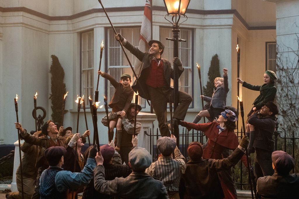 &nbsp; &nbsp; &nbsp; Il ritorno di Mary Poppins - Il ballo degli acciarini&nbsp;