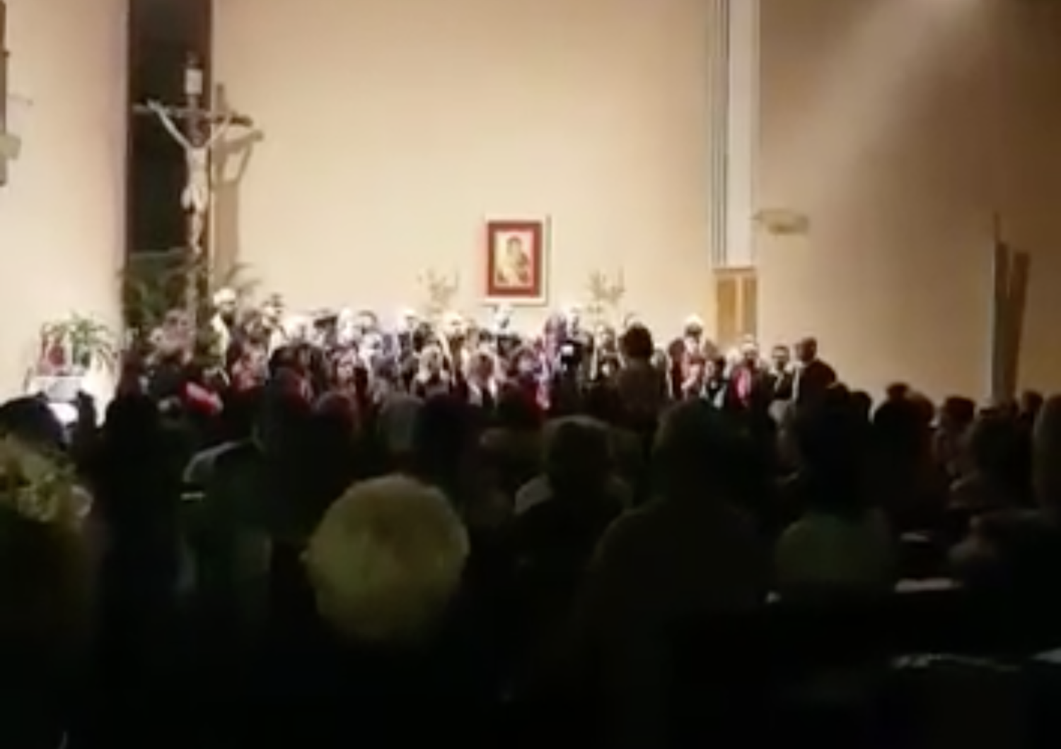 Bella Ciao tra i cori natalizi in chiesa, polemiche a Bologna&nbsp;