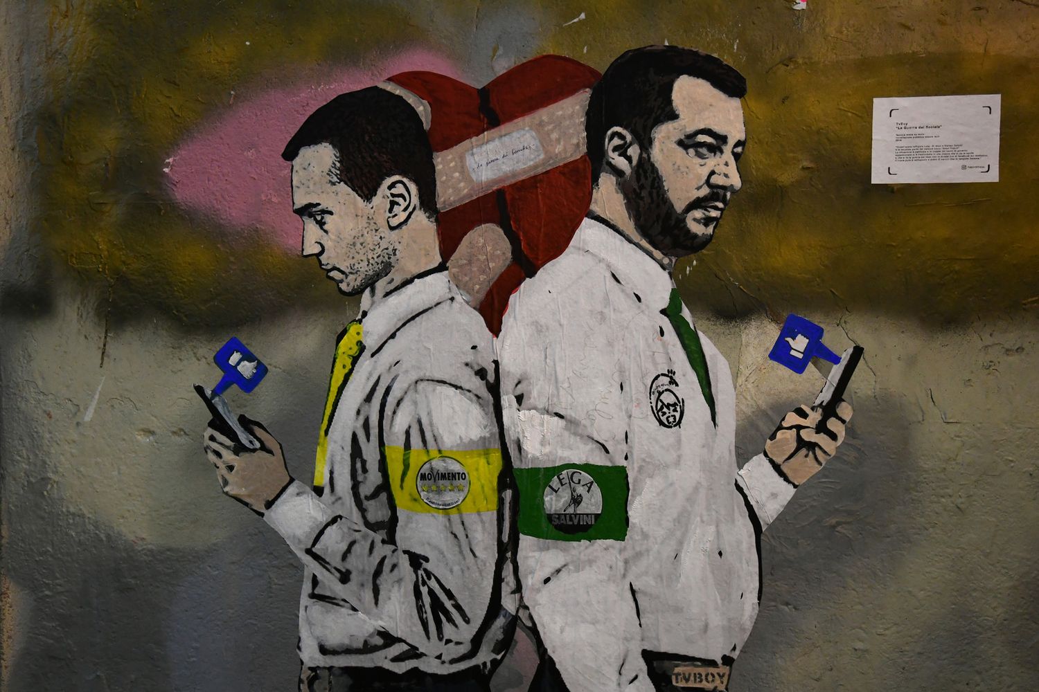&nbsp;Luigi Di Maio e Matteo Salvini nel murales di TvBoy