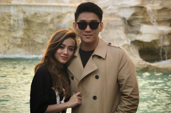 Riefian Fajarsyah e la moglie alla Fontana di Trevi