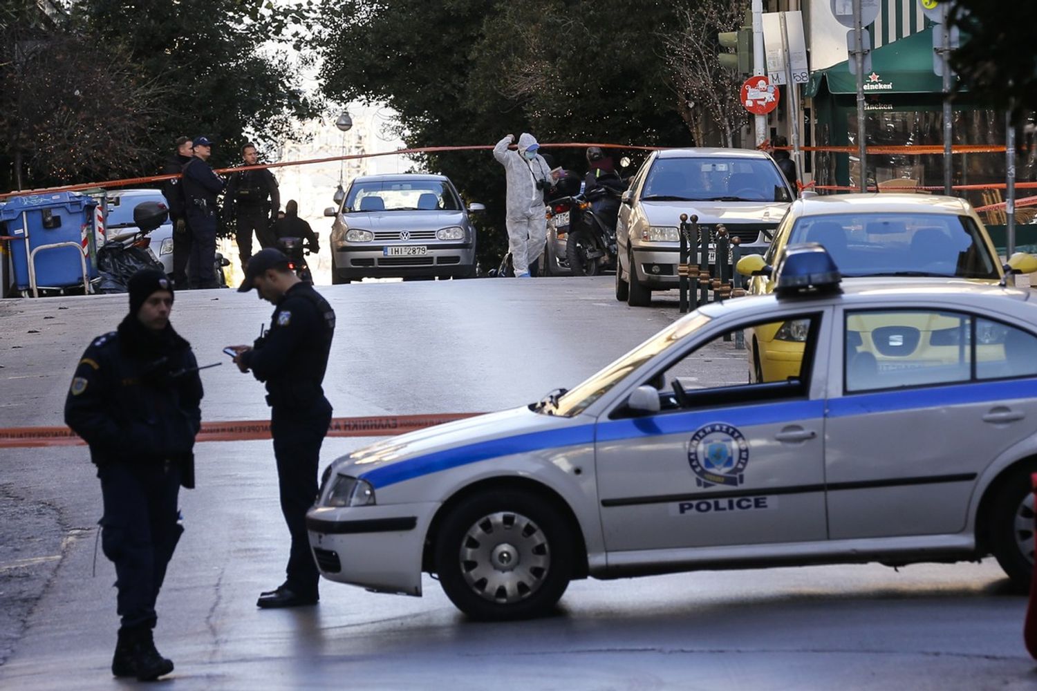 Grecia, polizia su luogo esplosione (Afp)