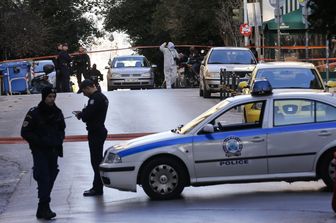 Grecia, polizia su luogo esplosione (Afp)