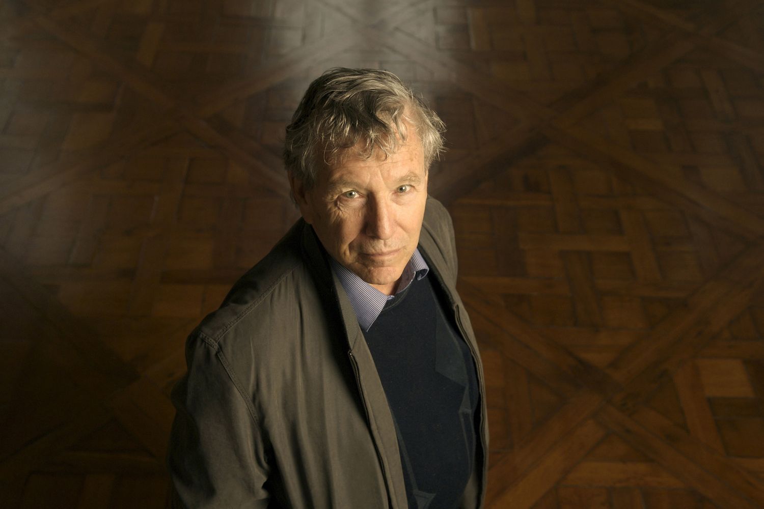 &nbsp;Amos Oz