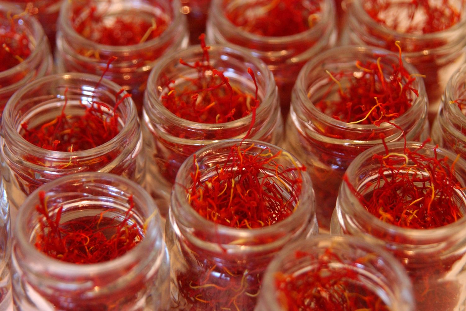 Vasetti di zafferano dell'altopiano di Navelli