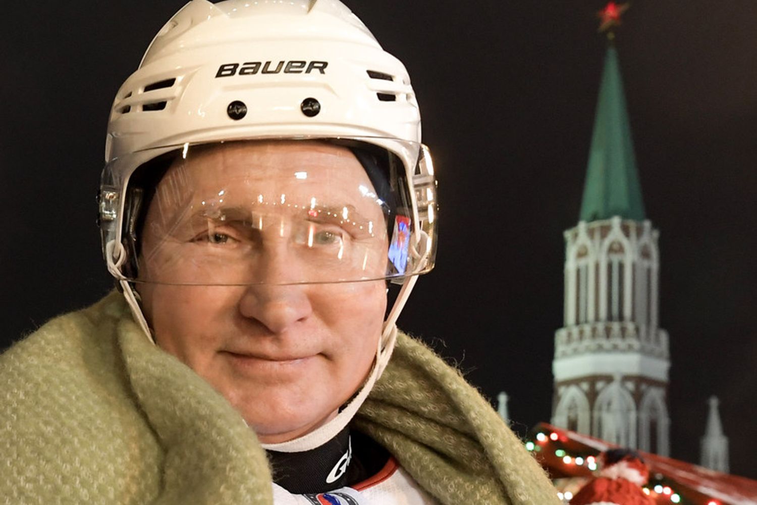 &nbsp;Vladimir Putin gioca a Hockey sulla Piazza Rossa