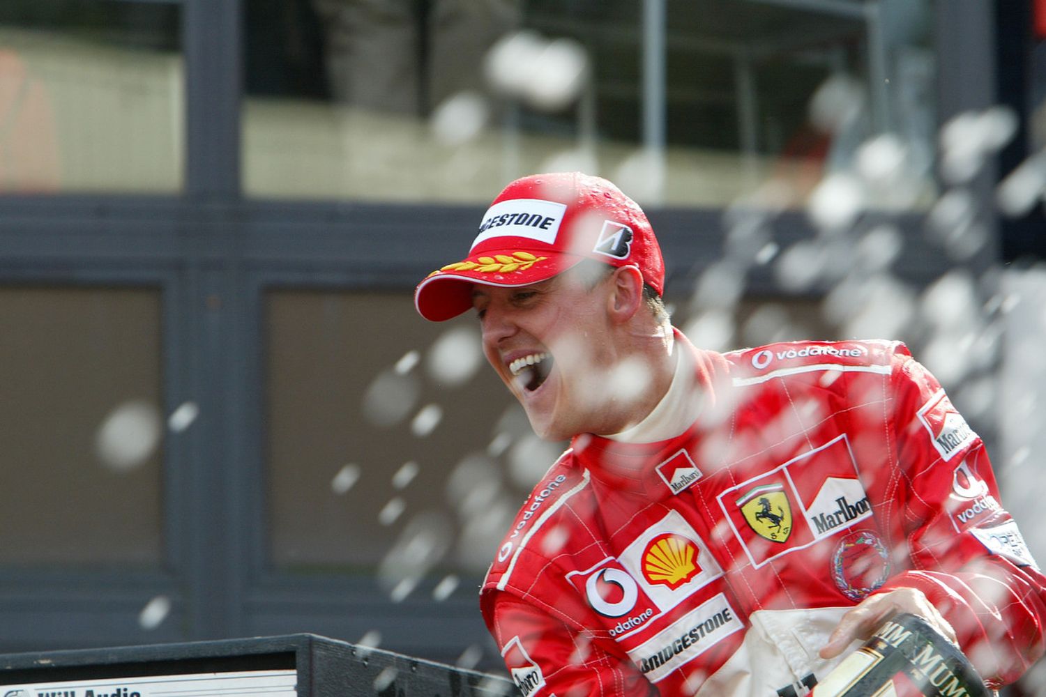 Michael Schumacher festeggia il settimo titolo in Belgio nel 2004