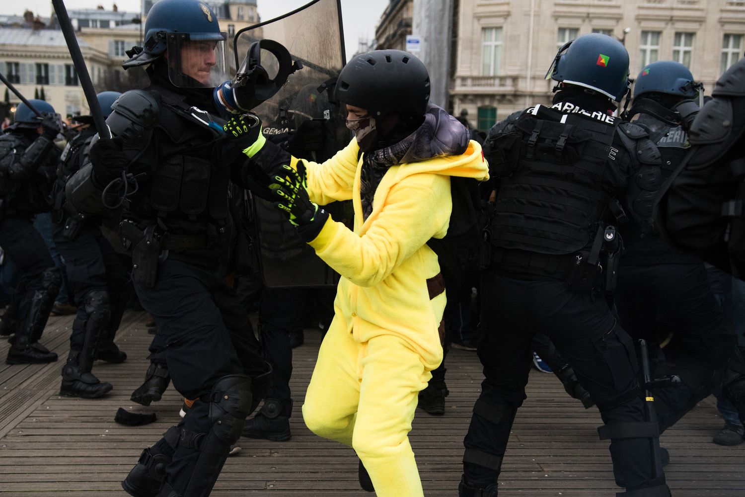 &nbsp;Scontri tra Gilet gialli e polizia