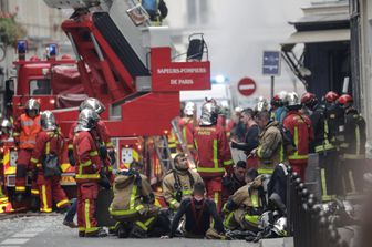 Sale a 3 il numero dei morti nell&#39;esplosione di Parigi, la ricostruzione dell&#39;incidente