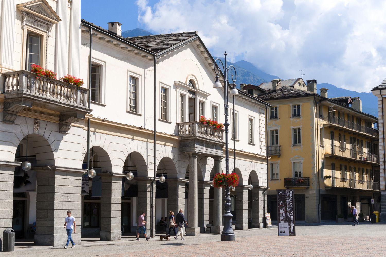Piazza Emile Chanoux ad Aosta