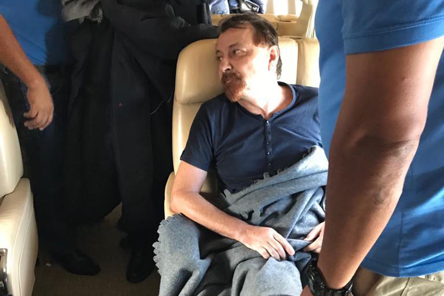 &nbsp;L'aereo che sta riportando Cesare Battisti in Italia