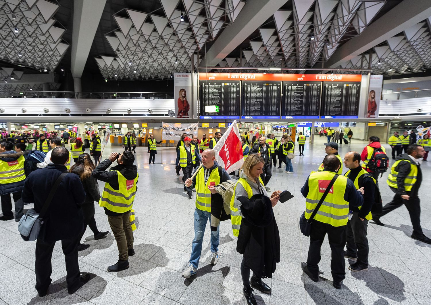 Sciopero degli addetti alla sicurezza nell'aeroporto di Francoforte