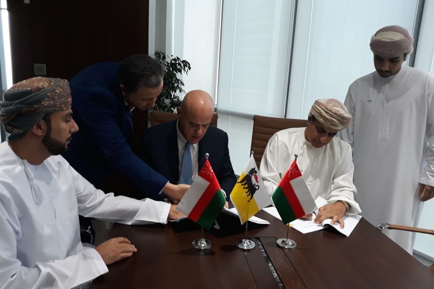 ad Eni Claudio Descalzi firma accordi in Oman