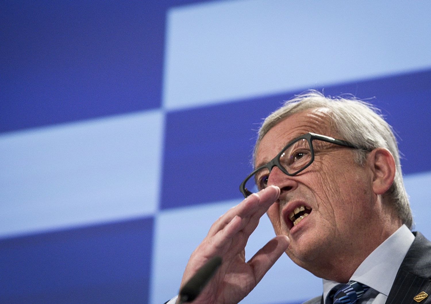 Jean Claude Juncker durante una conferenza stampa sulla crisi greca