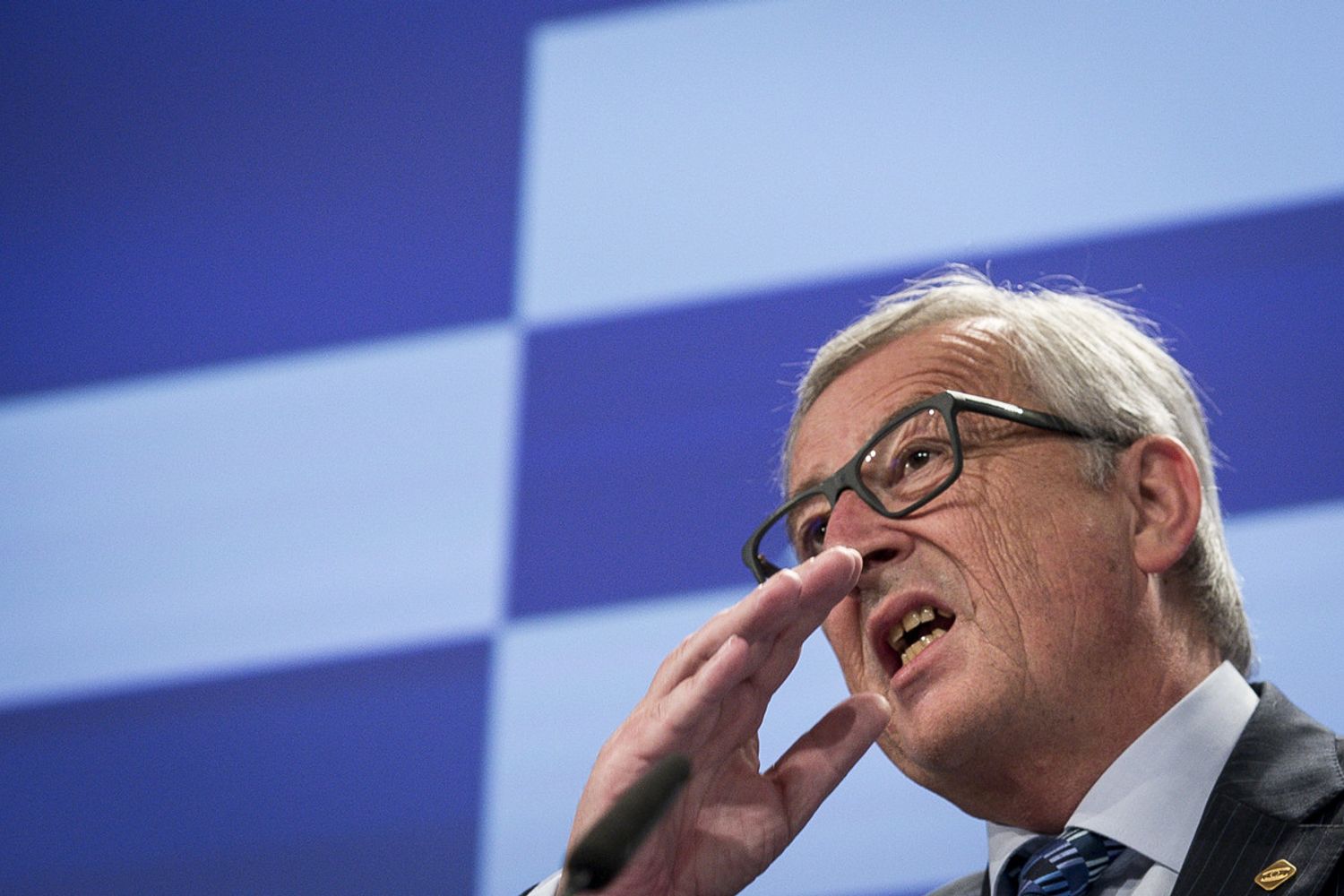 Jean Claude Juncker durante una conferenza stampa sulla crisi greca