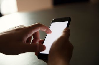 Invia 50 mila&nbsp;sms&nbsp;a sfondo sessuale a minorenne,&nbsp;stalker&nbsp;condannato in Cassazione&nbsp;