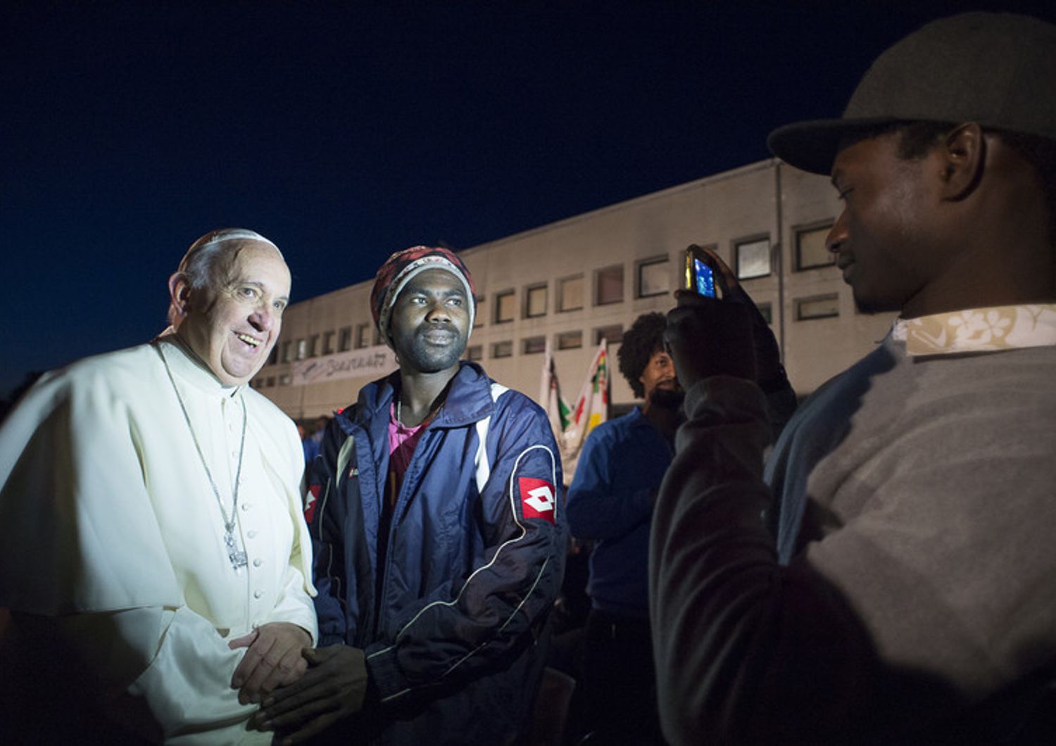 &nbsp;&nbsp;Papa Francesco durante la sua visita ai migranti del Cara di Castelnuovo&nbsp;