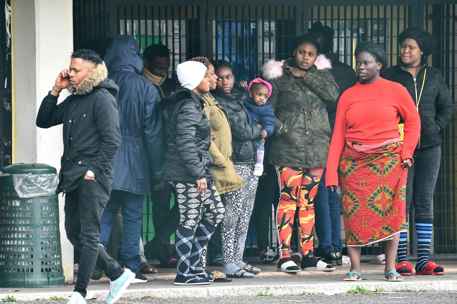 &nbsp;&nbsp;Migranti in attesa di trasferimento dal Cara di Castelnuovo