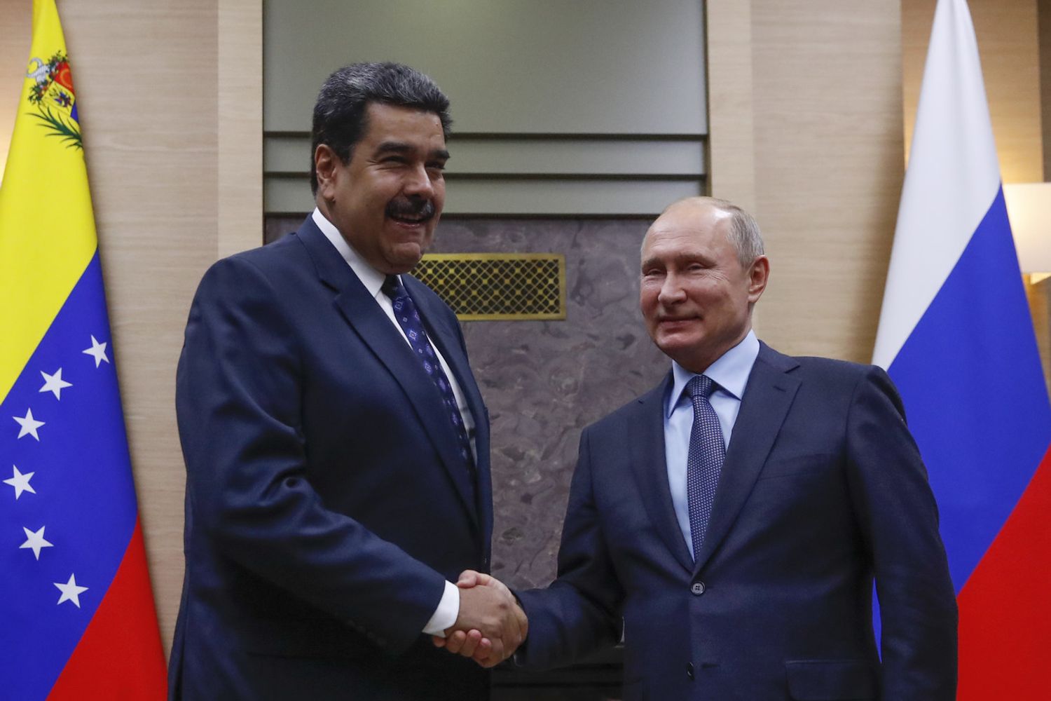 &nbsp;&nbsp;Nicolas Maduro e Vladimir Putin