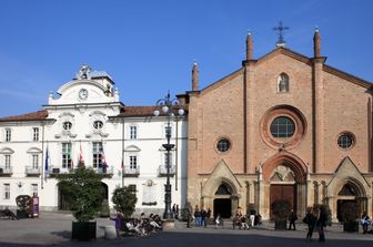 &nbsp;Il Comune e la Collegiata di Asti