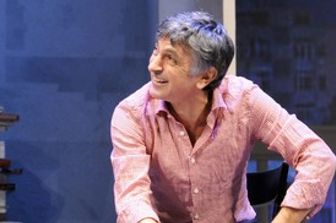 Vincenzo Salemme in 'Con tutto il cuore' in scena al teatro Sistina di Roma fino al 24 febbraio