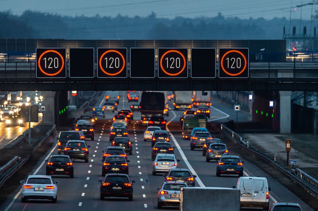 Germania, limite di velocit&agrave; in autostrada