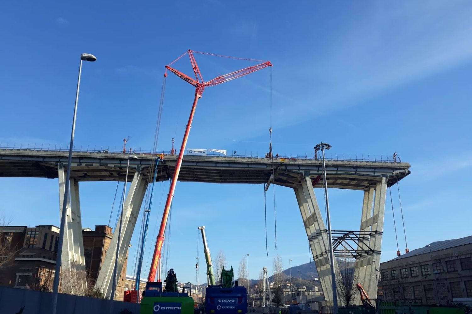 Genova, inizio operazioni demolizione Ponte Morandi&nbsp;