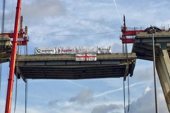 Operazioni demolizione ponte Morandi