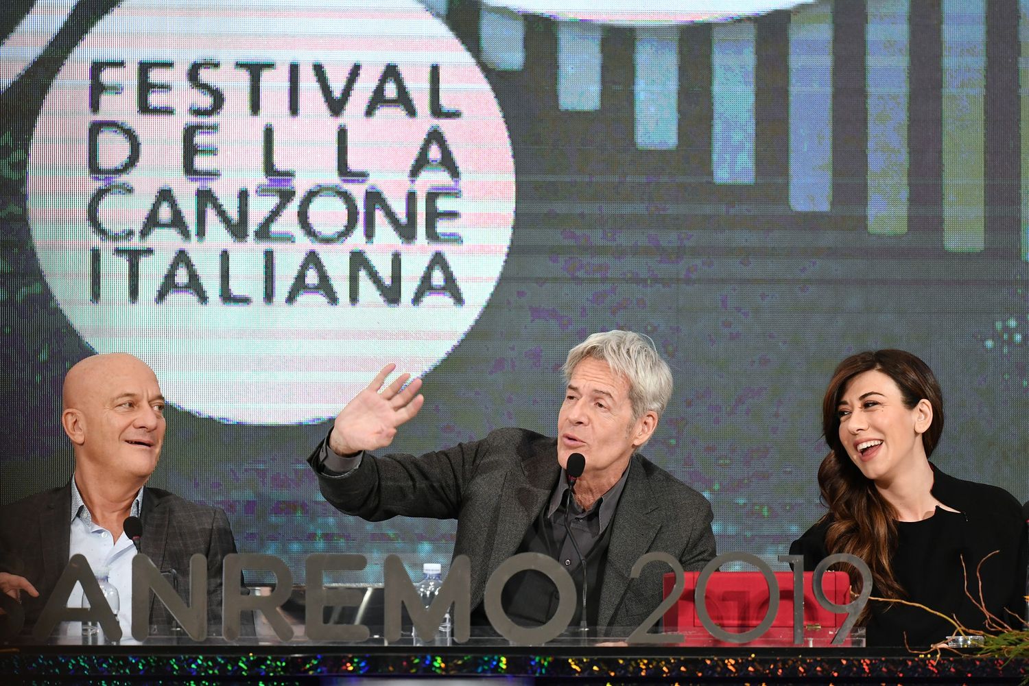 Claudio Bisio, Claudio Baglioni e Virginia Raffaele