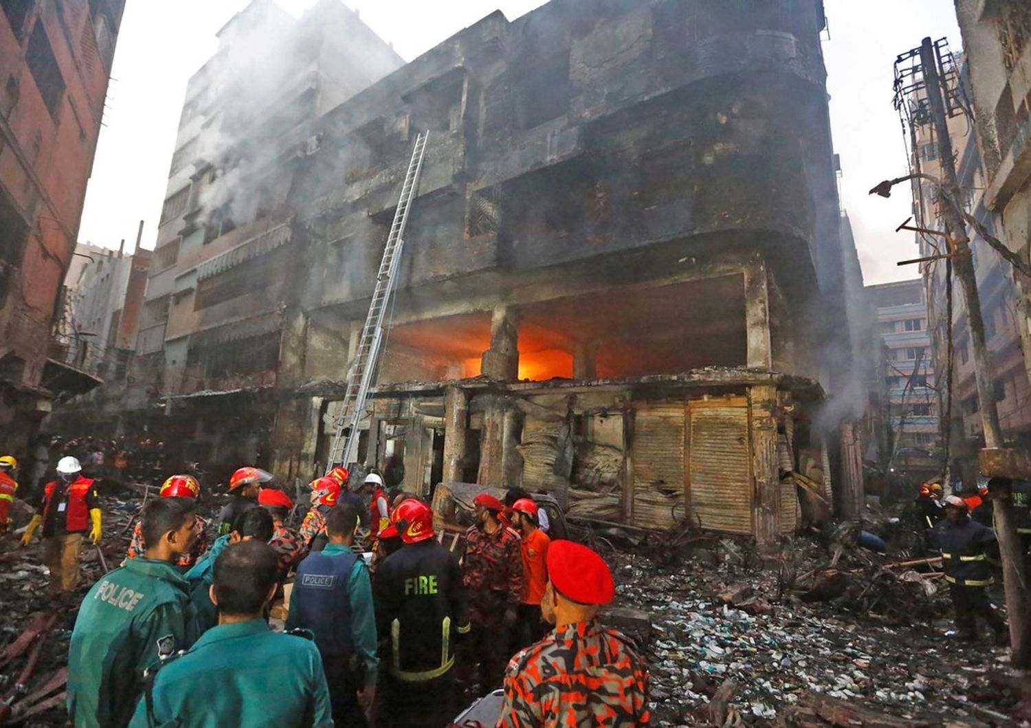 Dacca, un incendio in Bangladesh provoca almeno 69 morti&nbsp;
