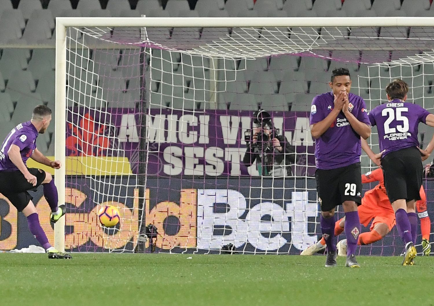 Il rigore del definitivo pareggio della Fiorentina contro l'Inter&nbsp;