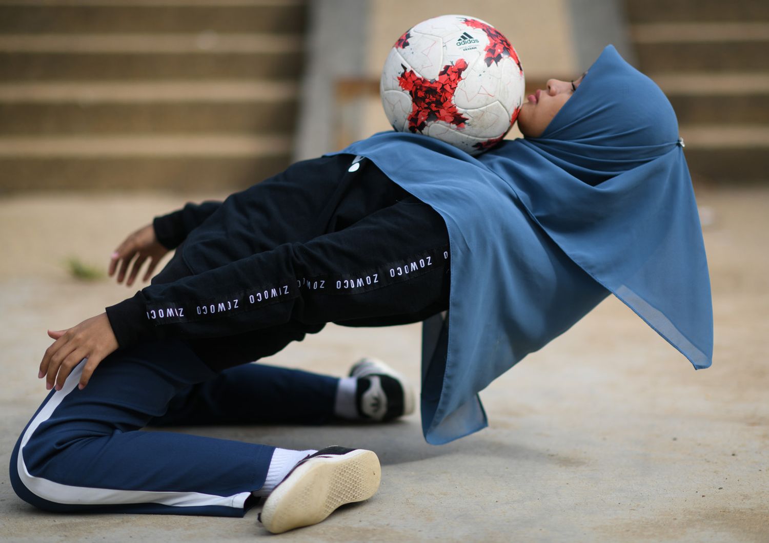 Un'atleta con l'hijab