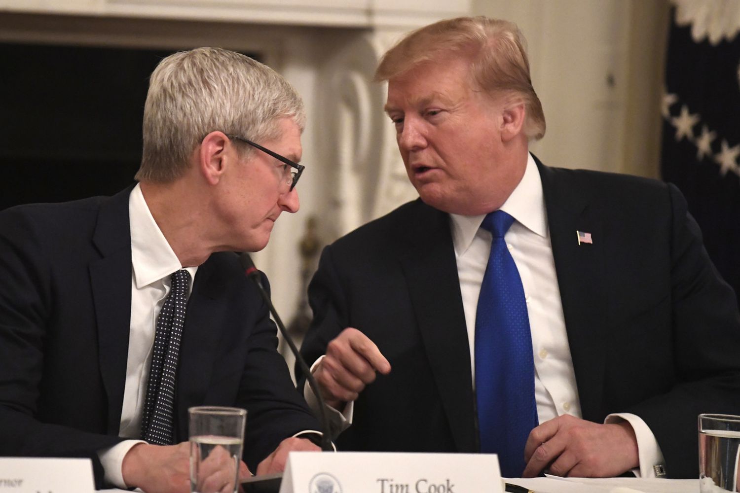 Tim Cook e Donald Trump