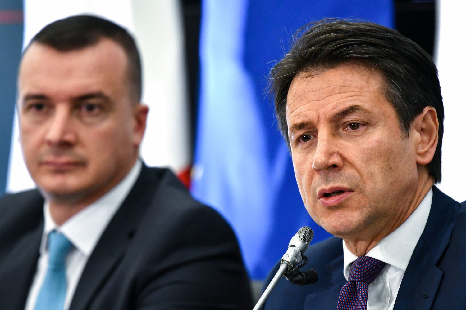 Il premier Giuseppe Conte e il suo portavoce, Rocco Casalino