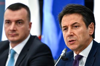 Il premier Giuseppe Conte e il suo portavoce, Rocco Casalino