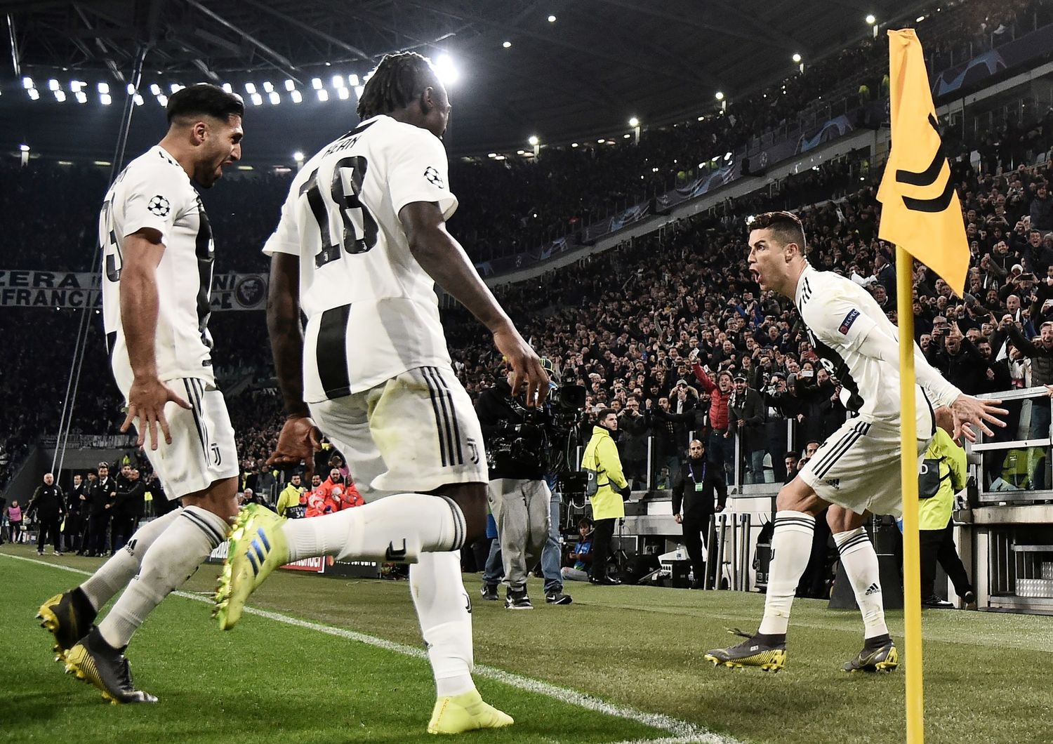&nbsp;la Juventus festeggia la trascinante vittoria sull'atletico madrid del 12 marzo 2019 (Marco Bertorello/AP)